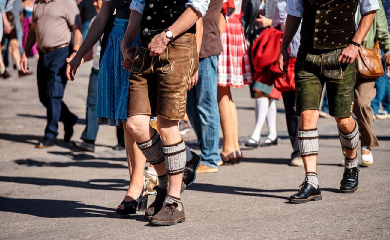 Symbolism of Lederhosen in Folklore and Festivities