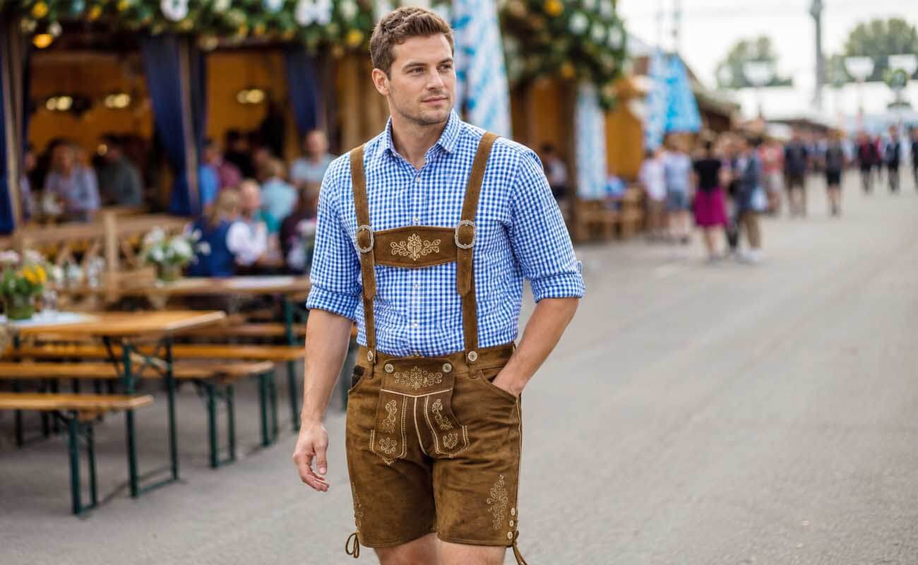 What Color Shirt to Wear With Lederhosen?
